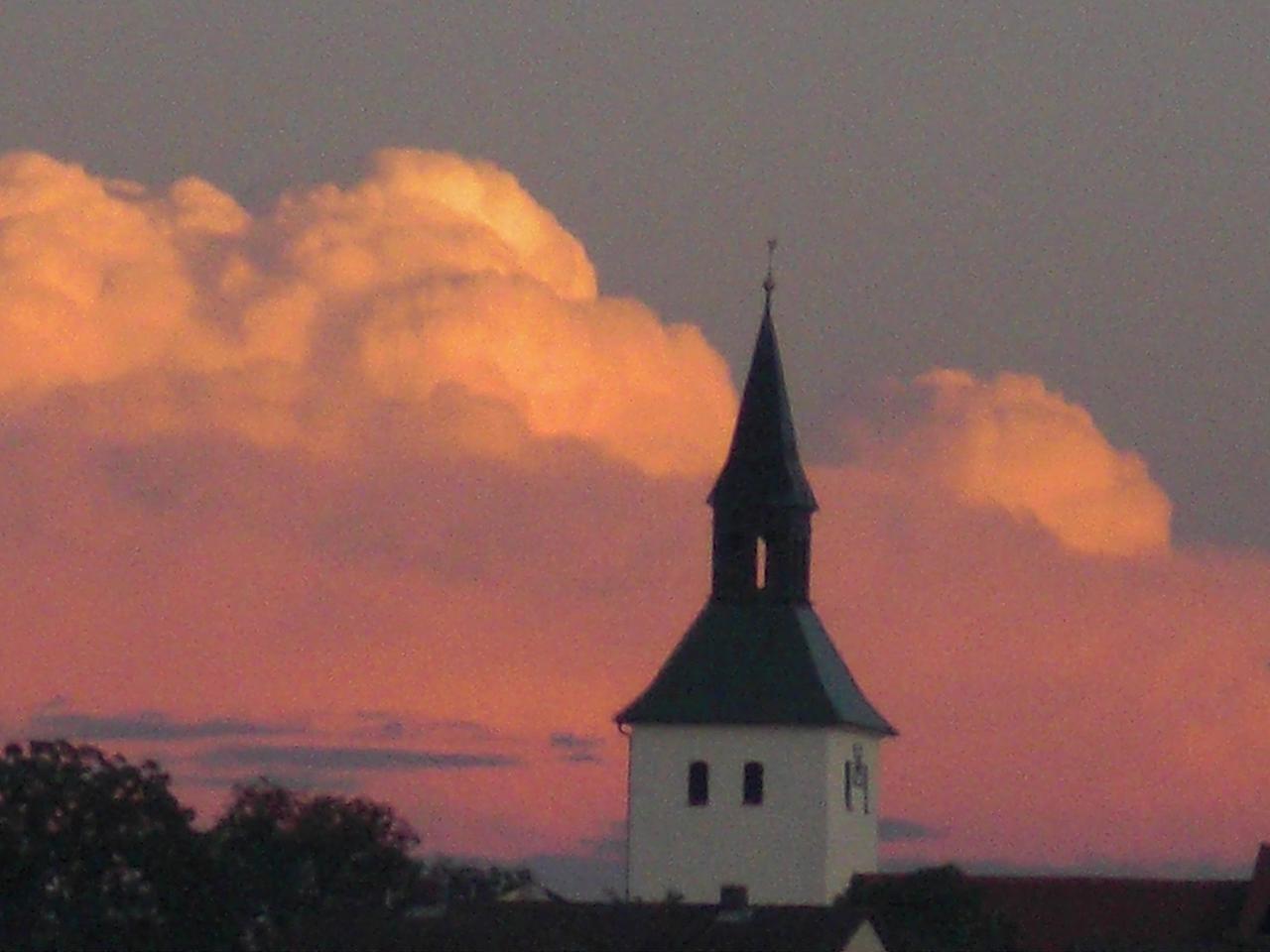 Pfarrkirche St. Brigida Preith bei Sonnenuntergang